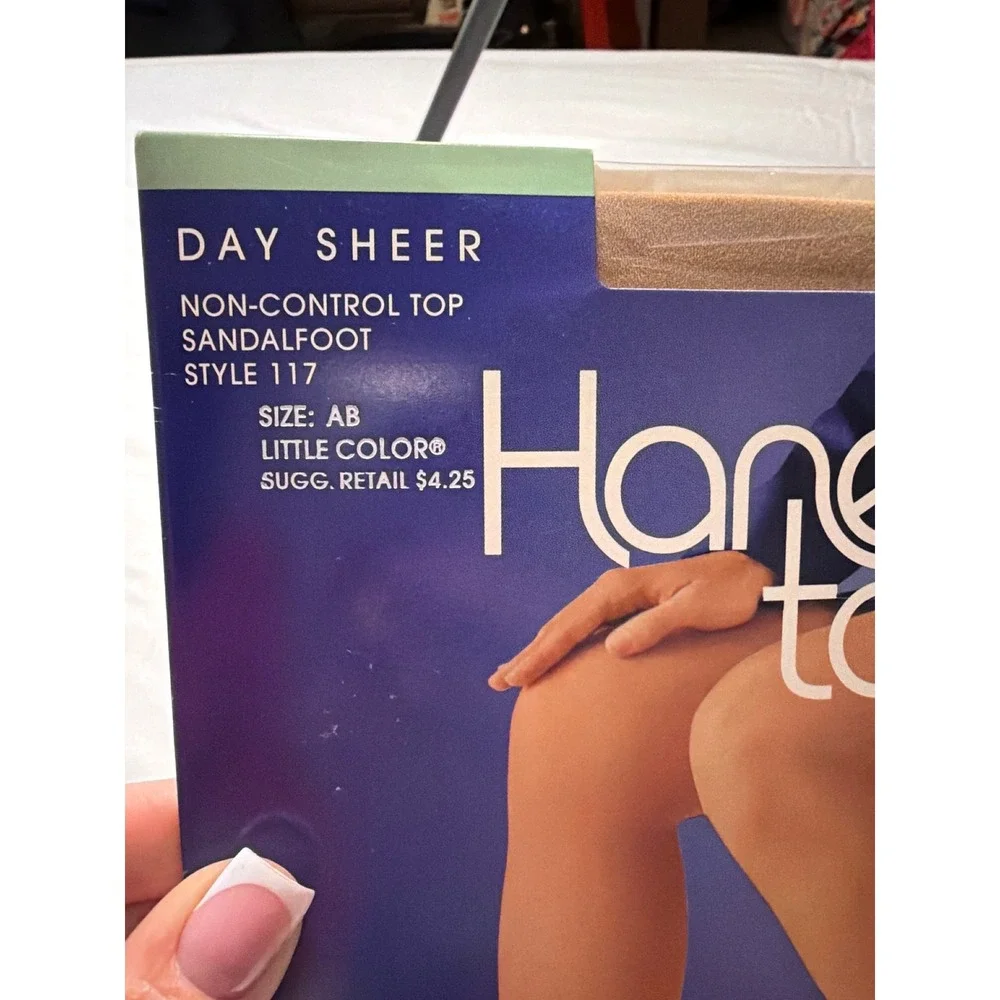 Hanes Too Day Sheer Pantyhose Sandalfoot Little Color Style 117 Size AB Vintage